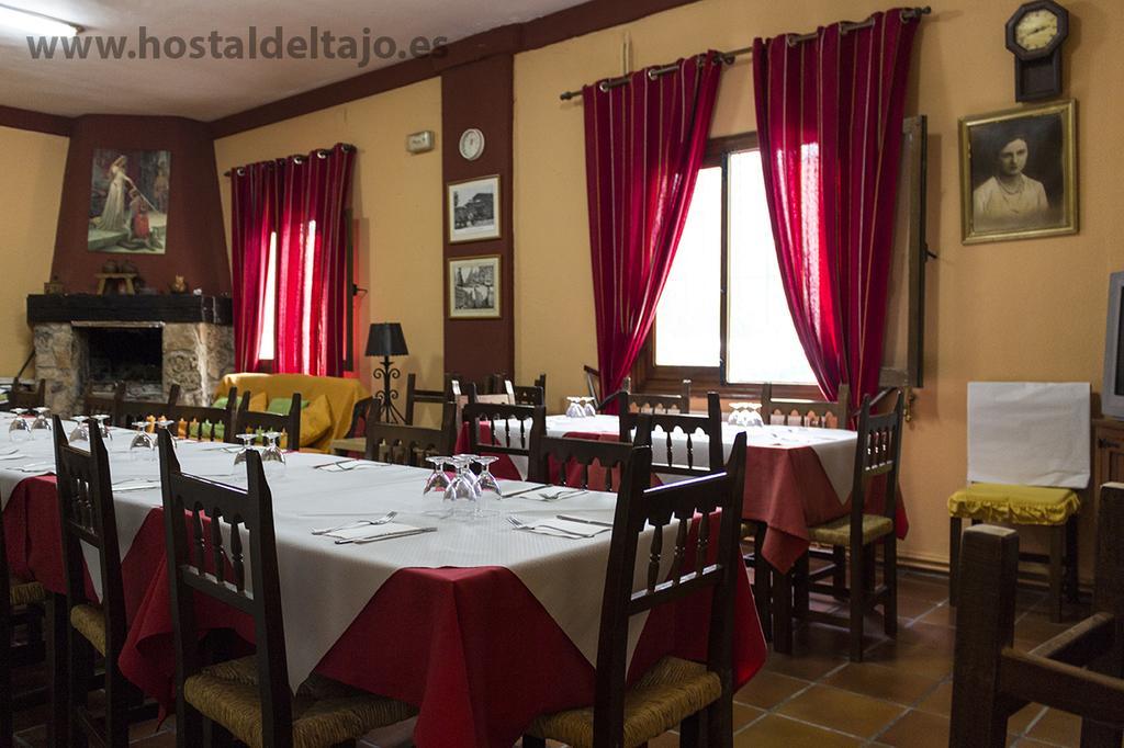 Hostal Del Tajo Peralejos de las Truchas Extérieur photo