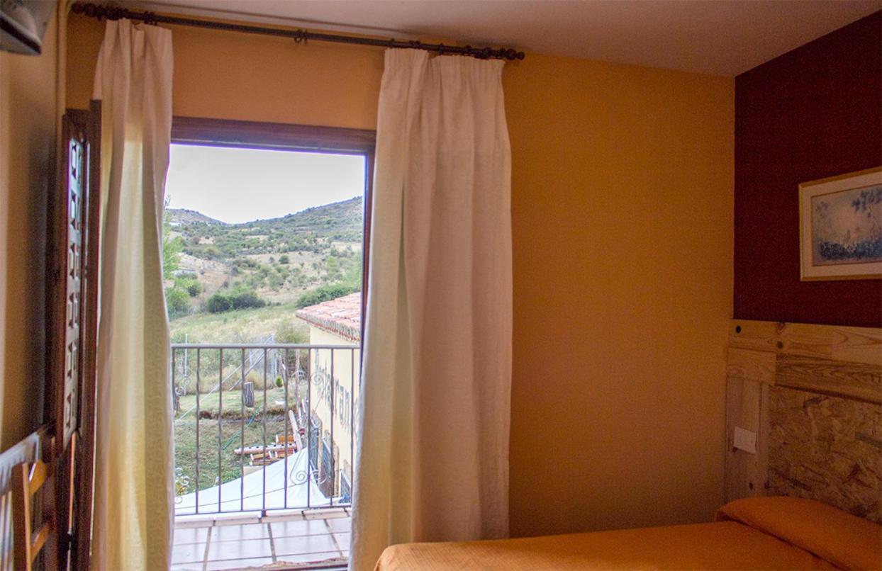 Hostal Del Tajo Peralejos de las Truchas Extérieur photo